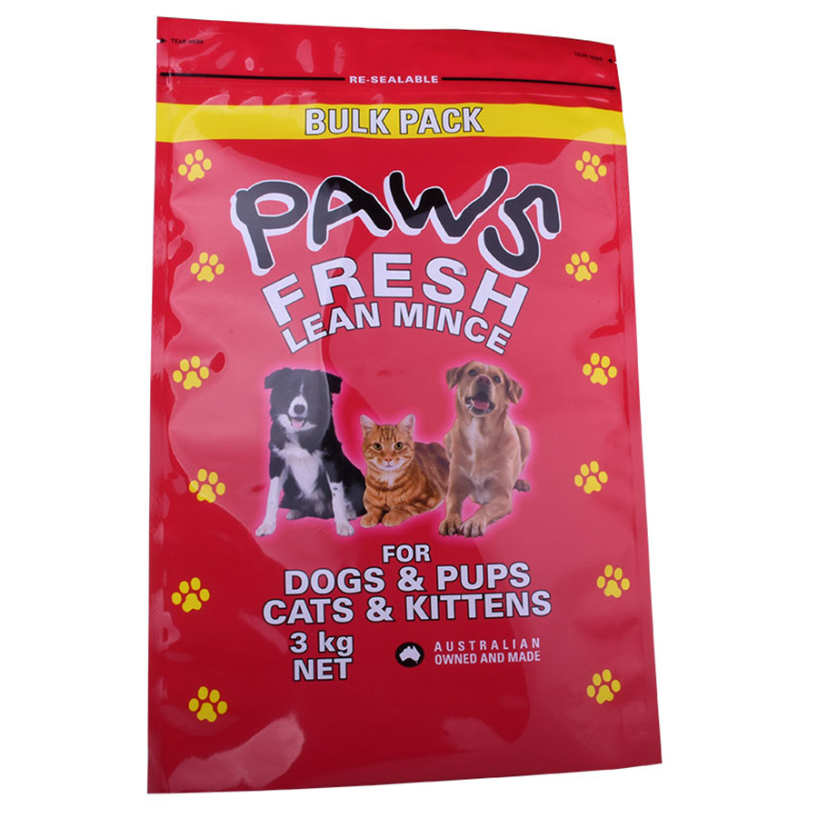 bolsita de comida para perros y gatos